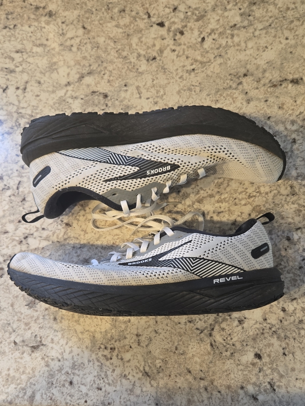 Brooks Revel 6 Men’s Running Shoes - Picture 8 of 12